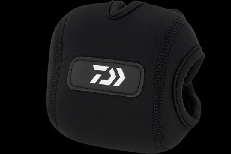 DAIWA NEOPRENE REEL POUCH BAITCAST REEL COVER - SMALL